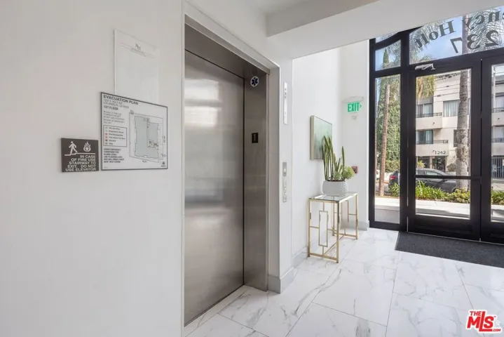 1237 S 90035 Avenue 202, Los Angeles, California 90035