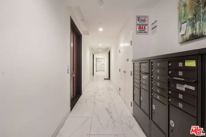 1237 S 90035 Avenue 202, Los Angeles, California 90035
