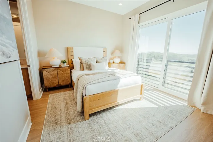 Images shown are artist renderings or photos of model home, and not actual unit. Final finishes may vary.
