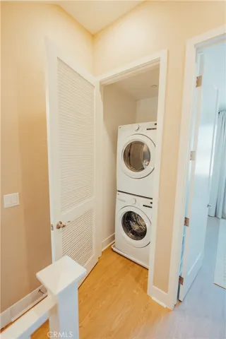 Images shown are artist renderings or photos of model home, and not actual unit. Final finishes may vary.