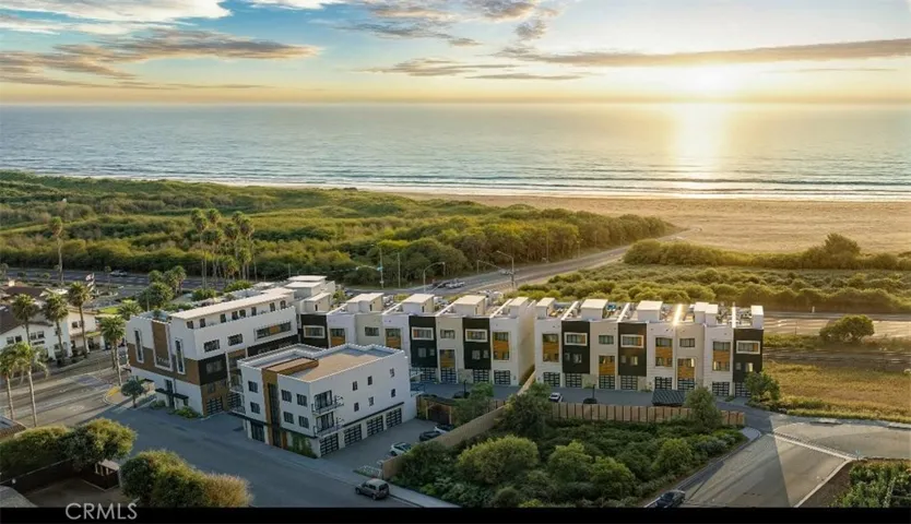 Images shown are artist renderings and not actual unit. Final finishes may vary.