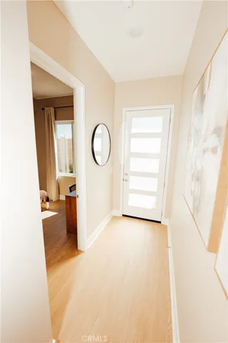 Images shown are artist renderings or photos of model home, and not actual unit. Final finishes may vary.