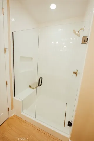 Images shown are artist renderings or photos of model home, and not actual unit. Final finishes may vary.