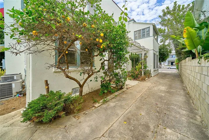 727 Crenshaw, Los Angeles, California 90005