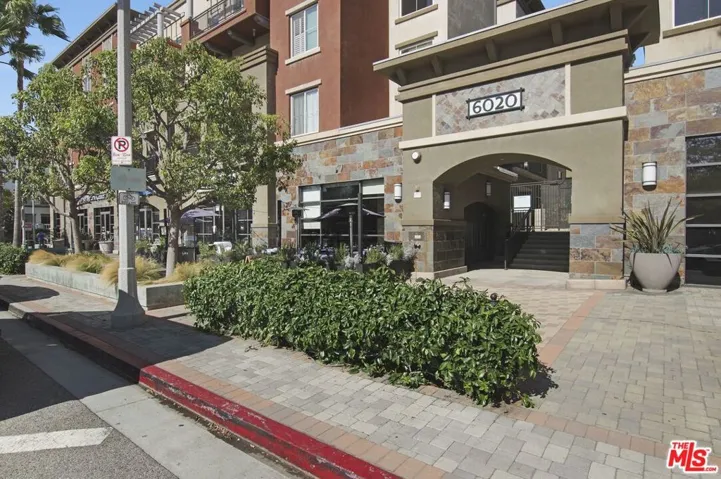 6020 Seabluff Drive 303, Playa Vista, California 90094