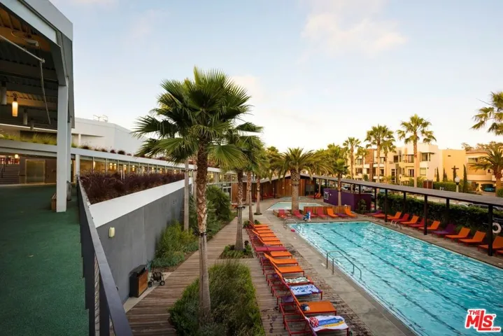 6020 Seabluff Drive 303, Playa Vista, California 90094
