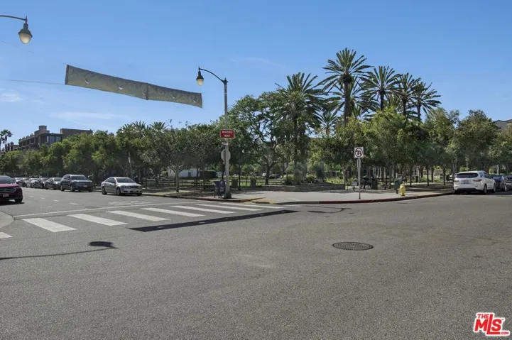 6020 Seabluff Drive 303, Playa Vista, California 90094
