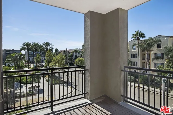 6020 Seabluff Drive 303, Playa Vista, California 90094