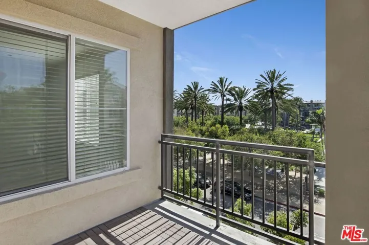 6020 Seabluff Drive 303, Playa Vista, California 90094