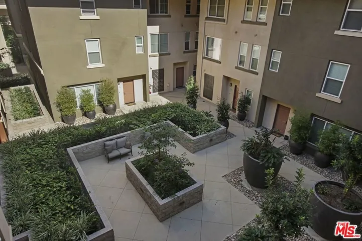6020 Seabluff Drive 303, Playa Vista, California 90094