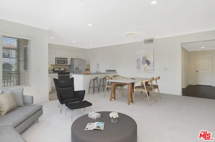 6020 Seabluff Drive 303, Playa Vista, California 90094