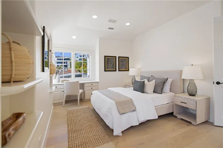 2717 Shell Street, Corona Del Mar, California 92625