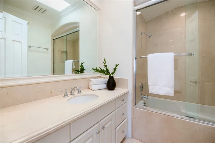 2717 Shell Street, Corona Del Mar, California 92625