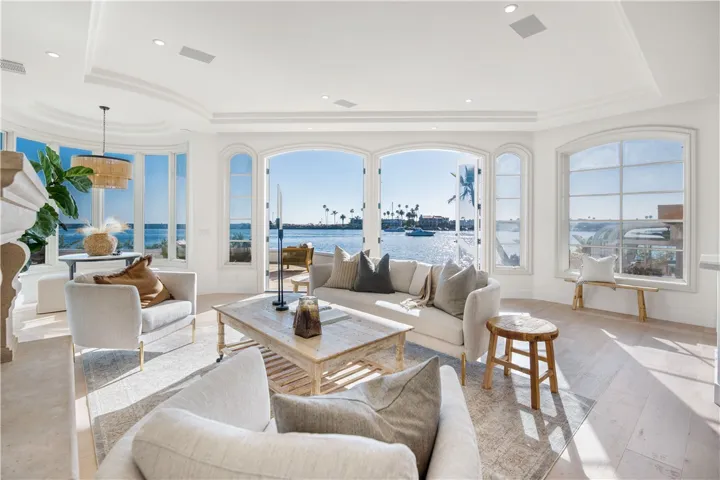 2717 Shell Street, Corona Del Mar, California 92625