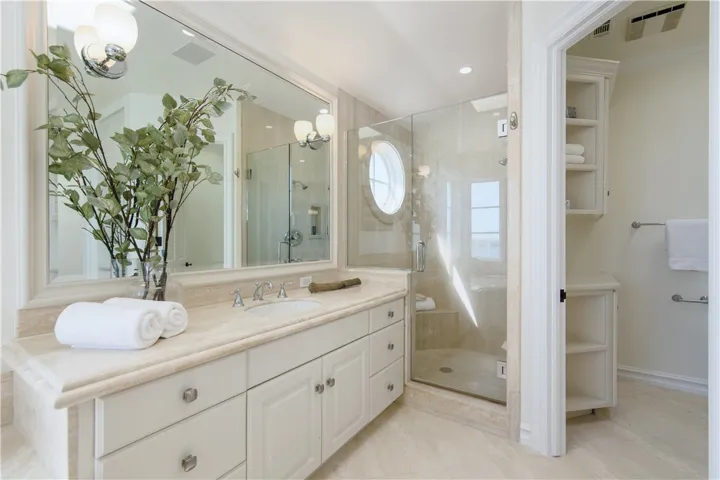 2717 Shell Street, Corona Del Mar, California 92625