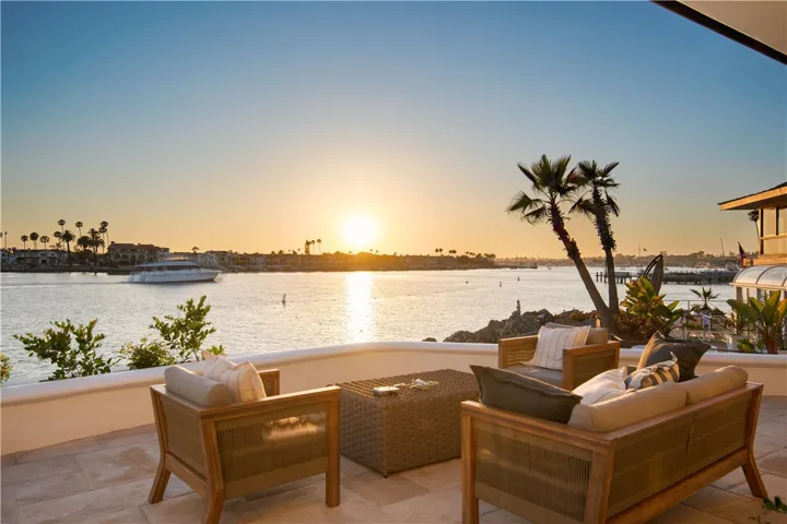 2717 Shell Street, Corona Del Mar, California 92625