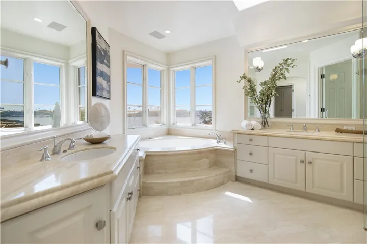 2717 Shell Street, Corona Del Mar, California 92625