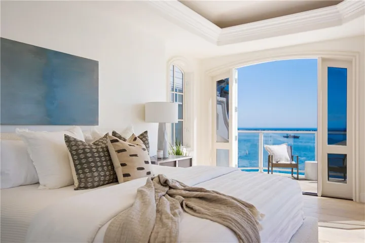 2717 Shell Street, Corona Del Mar, California 92625