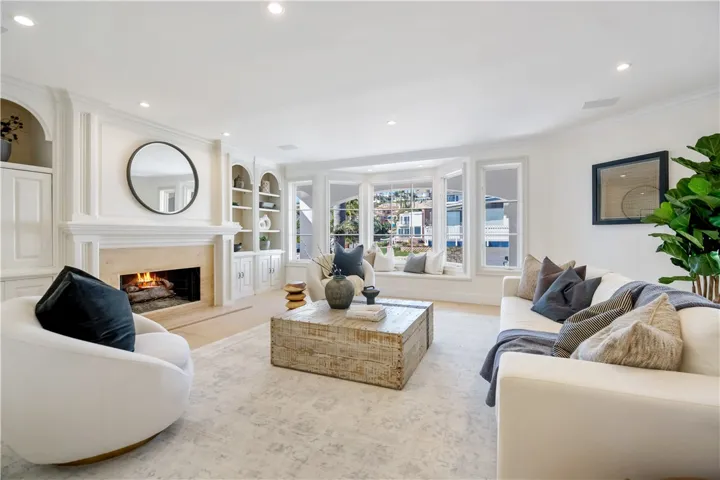 2717 Shell Street, Corona Del Mar, California 92625
