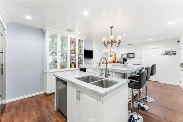 7222 Fallbrook Avenue, West Hills, California 91307