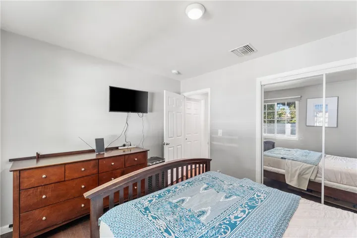 7222 Fallbrook Avenue, West Hills, California 91307