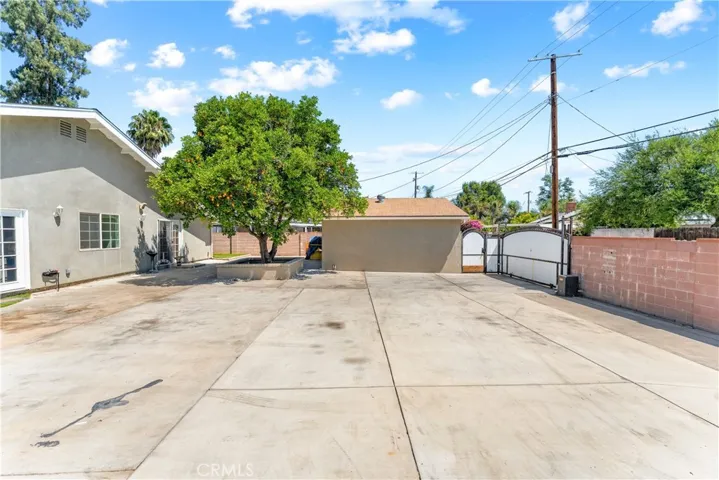 7222 Fallbrook Avenue, West Hills, California 91307