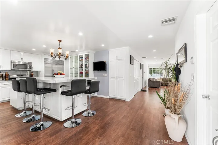 7222 Fallbrook Avenue, West Hills, California 91307