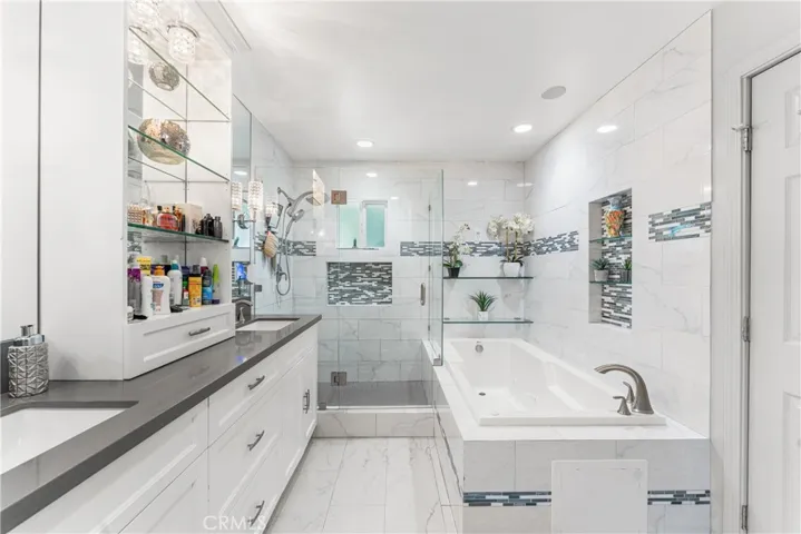 7222 Fallbrook Avenue, West Hills, California 91307