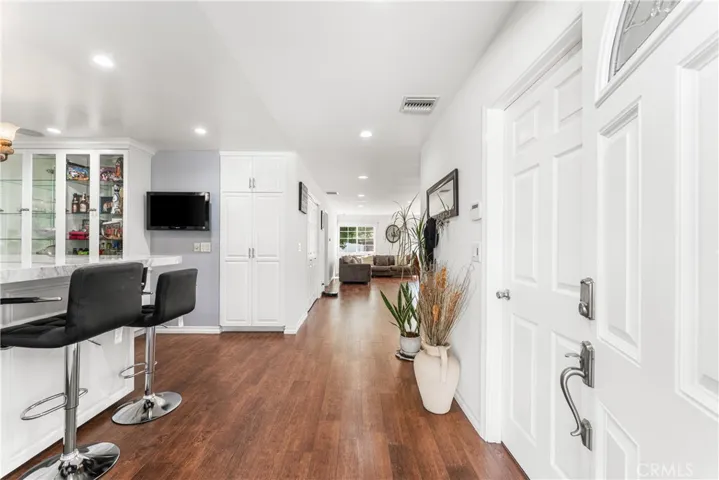 7222 Fallbrook Avenue, West Hills, California 91307