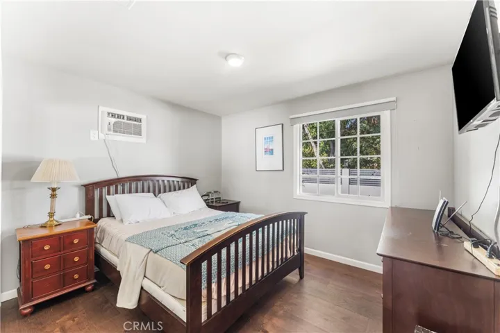 7222 Fallbrook Avenue, West Hills, California 91307