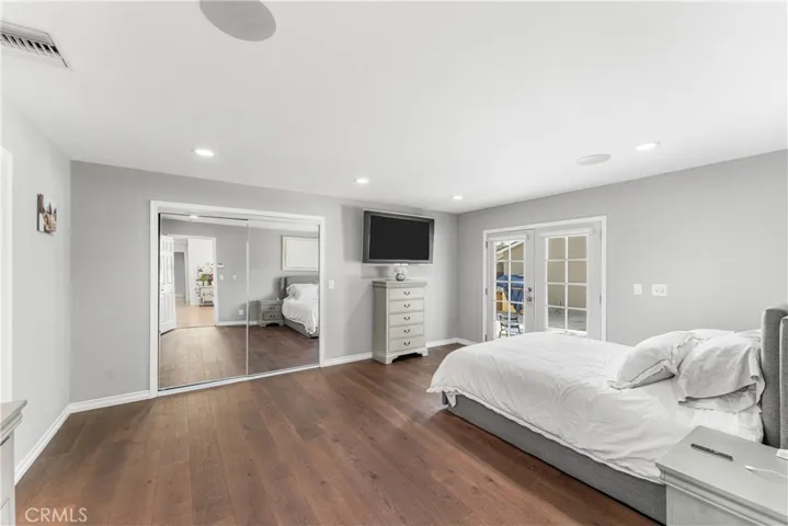 7222 Fallbrook Avenue, West Hills, California 91307