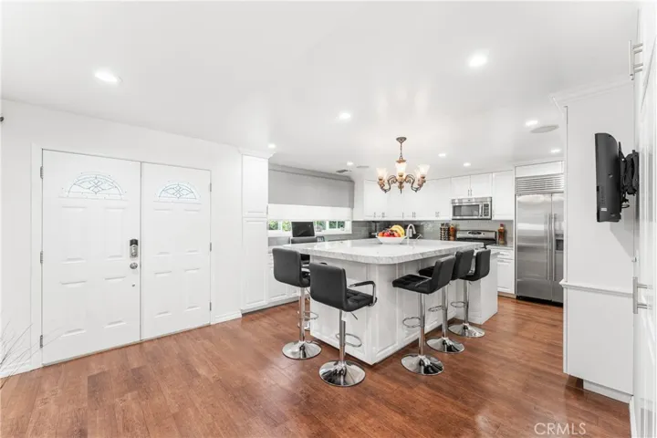 7222 Fallbrook Avenue, West Hills, California 91307