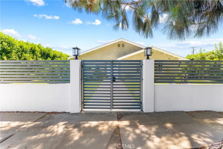 7222 Fallbrook Avenue, West Hills, California 91307