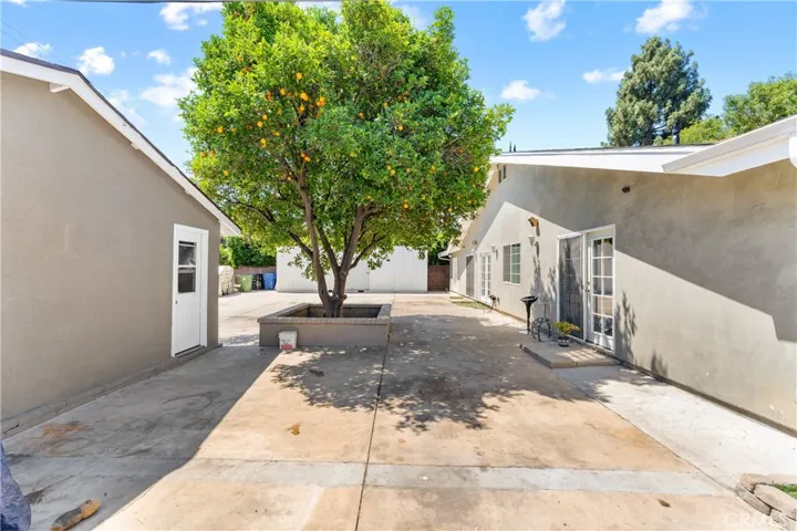 7222 Fallbrook Avenue, West Hills, California 91307