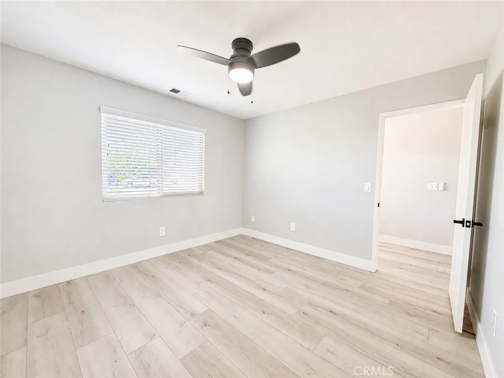 16-Bedroom1U