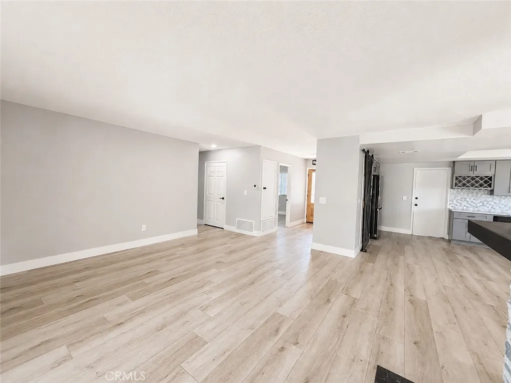 05-LivingroomU