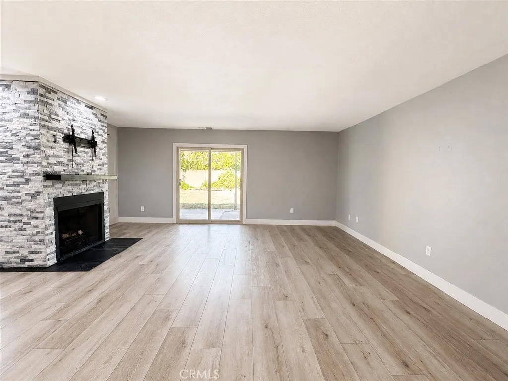 03-LivingroomU