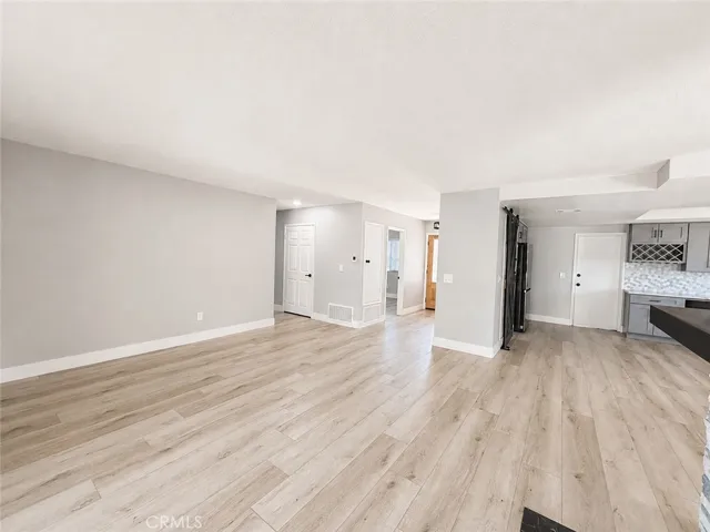 05-LivingroomU