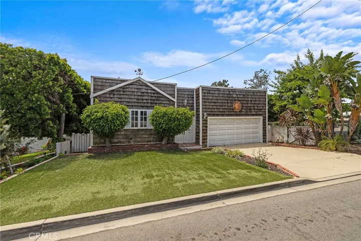 2209 Cliff Drive, Newport Beach, California 92663