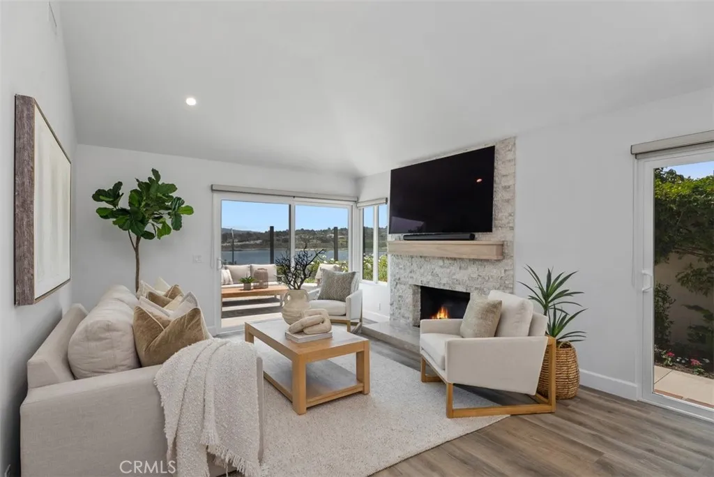 Fireplace with virtual fire