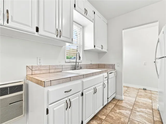 1156 W Avenue J7, Lancaster, California 93534
