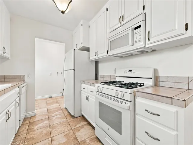 1156 W Avenue J7, Lancaster, California 93534