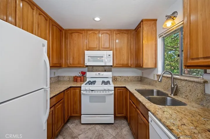 750 Grass Valley, Lake Arrowhead, California 92352