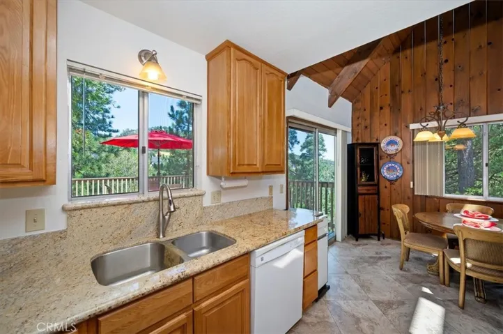 750 Grass Valley, Lake Arrowhead, California 92352