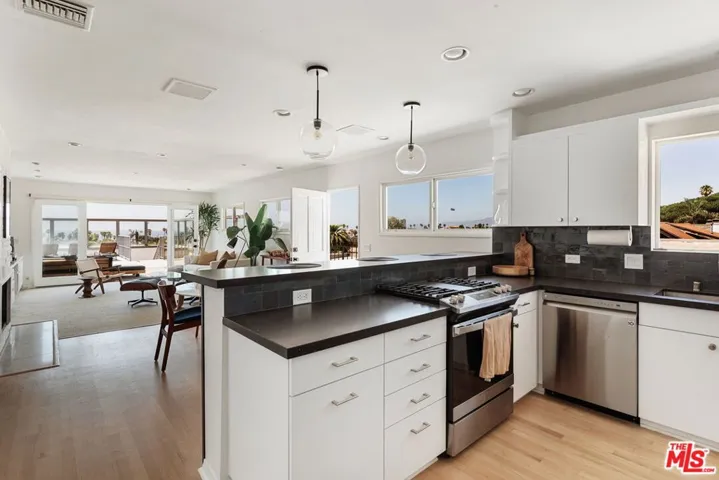 2431 3rd Street 7, Santa Monica, California 90405