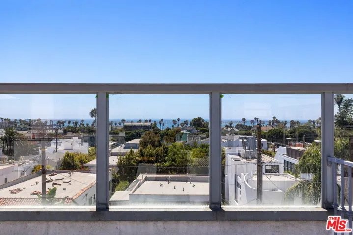 2431 3rd Street 7, Santa Monica, California 90405