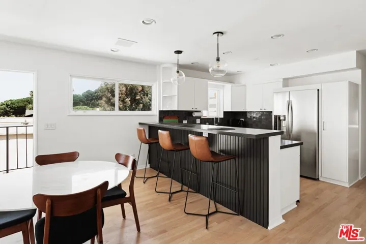 2431 3rd Street 7, Santa Monica, California 90405