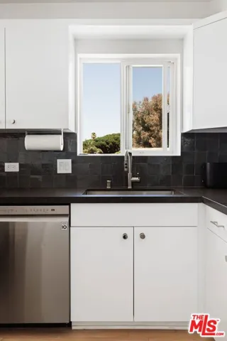 2431 3rd Street 7, Santa Monica, California 90405