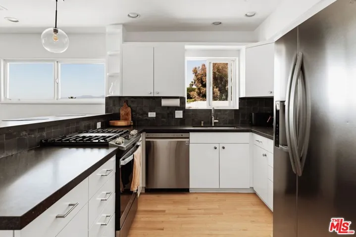 2431 3rd Street 7, Santa Monica, California 90405