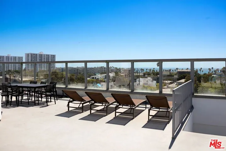 2431 3rd Street 7, Santa Monica, California 90405